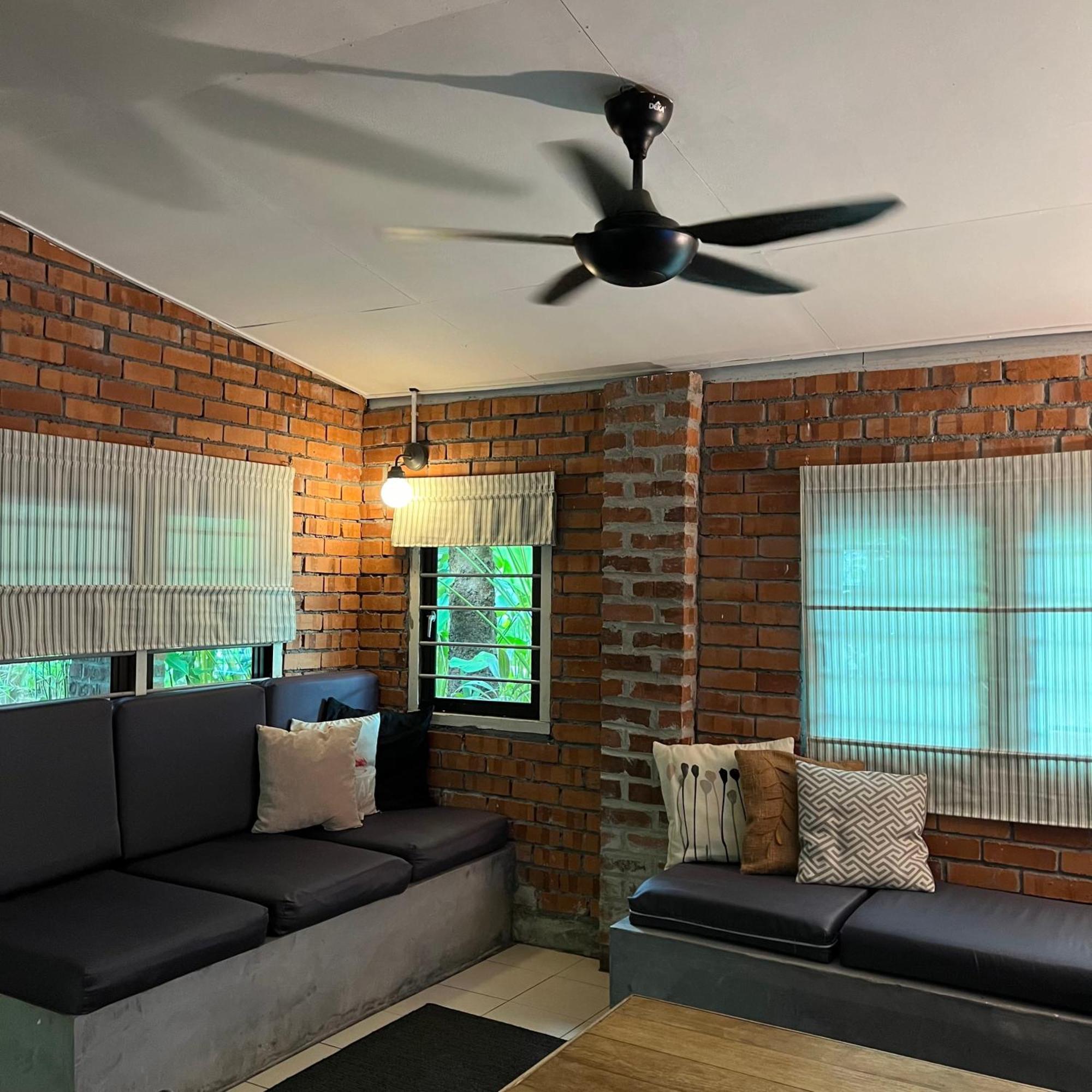 Kutum'S Wooden House - Private Pool, Breakfast & Cafe Villa Langkawi Buitenkant foto
